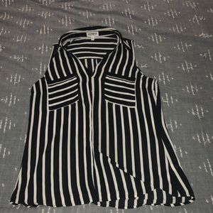 Cropped sleeve shirt